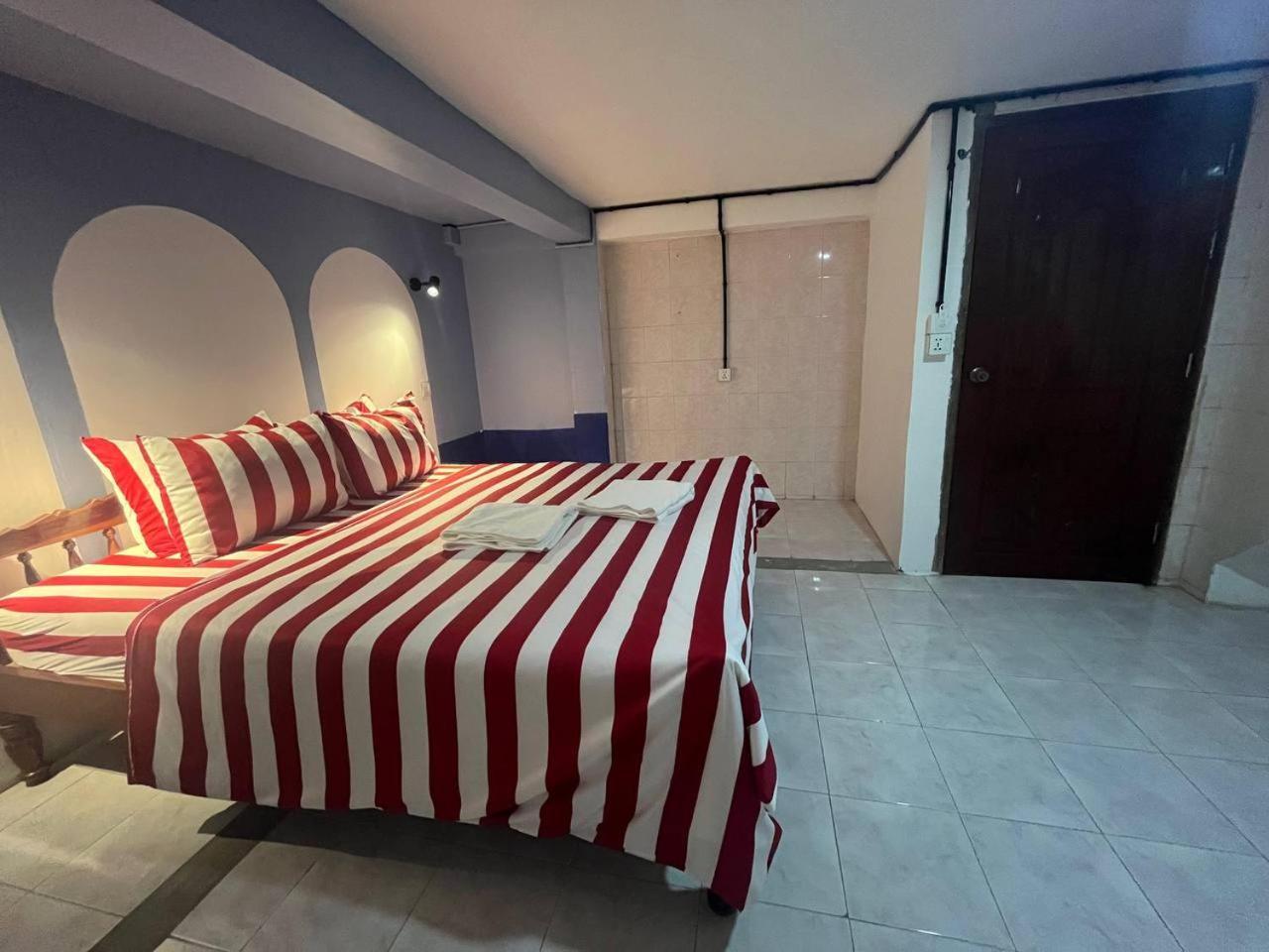 Por Chey Guesthouse Μπατταμπάνγκ Εξωτερικό φωτογραφία