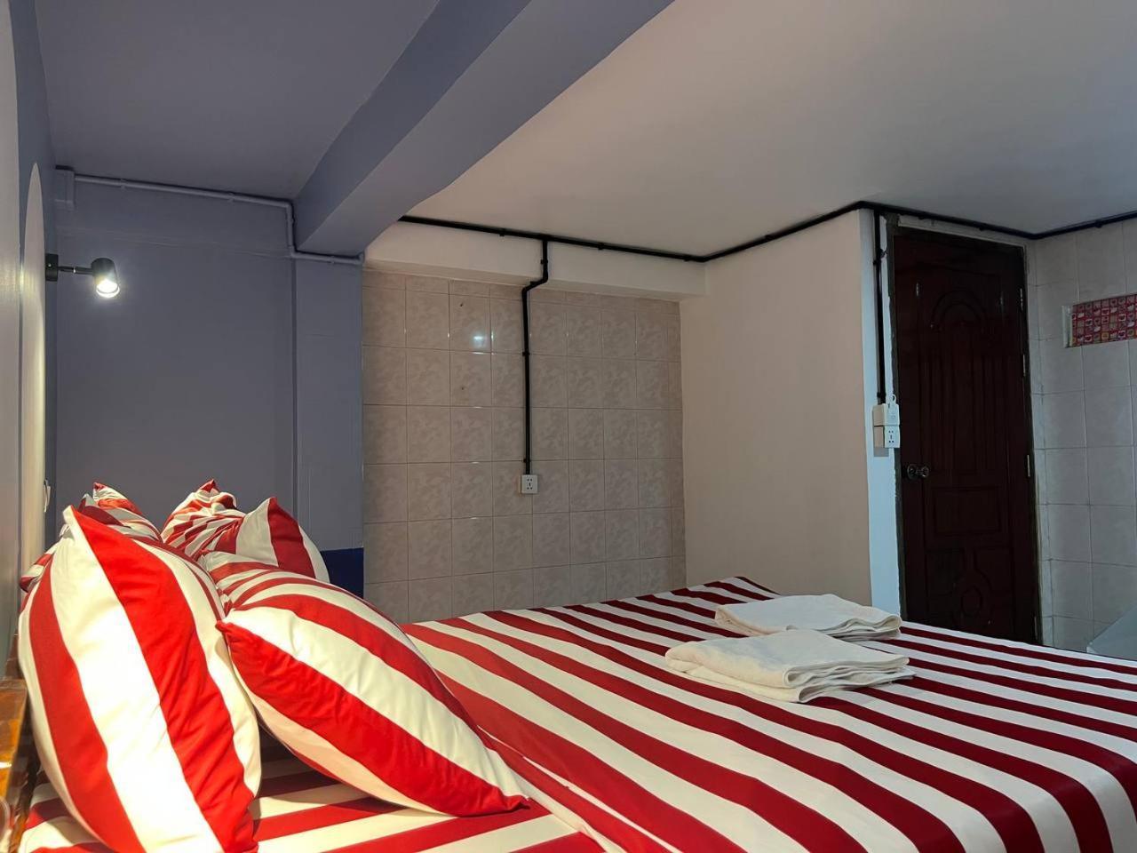 Por Chey Guesthouse Μπατταμπάνγκ Εξωτερικό φωτογραφία